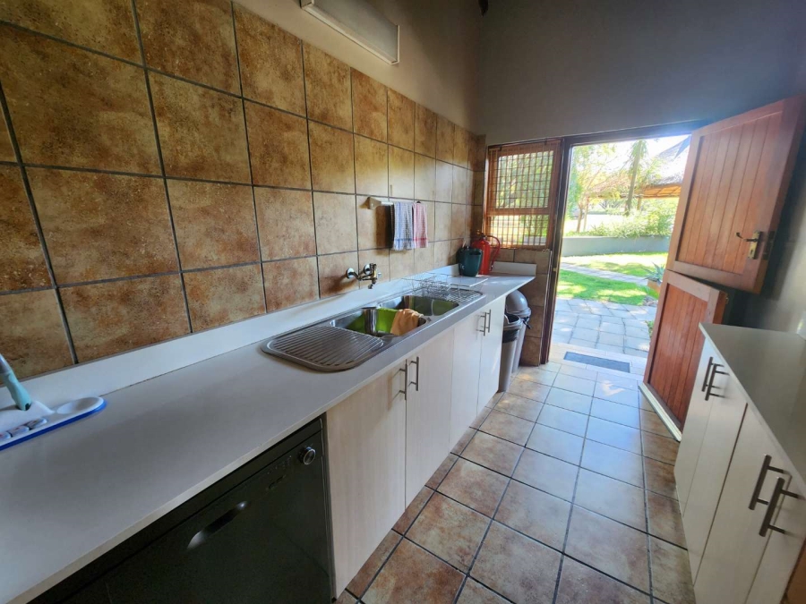 6 Bedroom Property for Sale in Oranjeville Free State